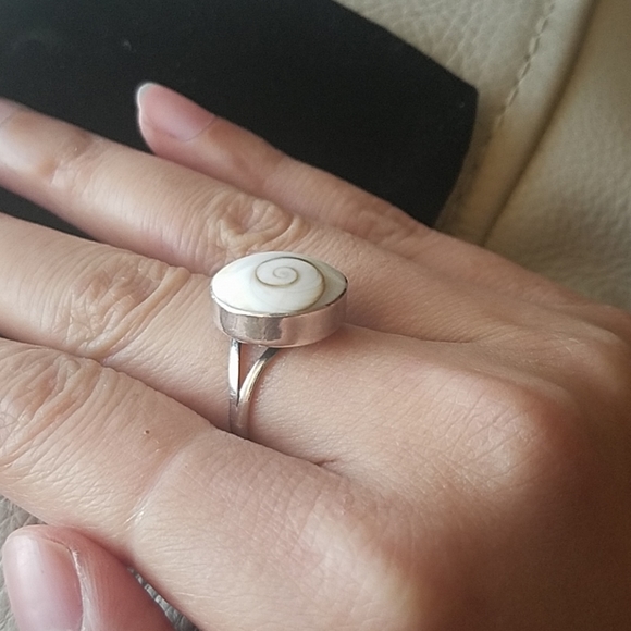 Seashell silver ring size 6 - Picture 3 of 3